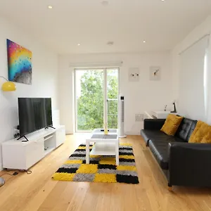 Spacious & Modern 1 Bedroom Close To Station In E16 , Londres Royaume-Uni