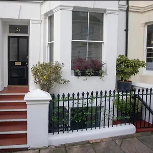 Stay@27 , Hove Royaume-Uni